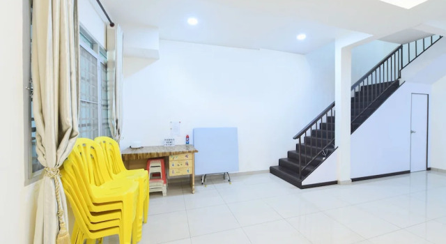 Super OYO 90579 U Inn, Rezerwuj Hotel Hotele w Sarawak z parkingiem, Parking
