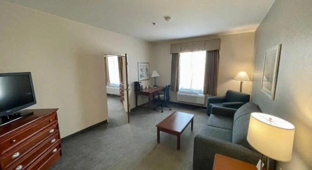 Двухместный семейный люкс Best Western Plus Executive Hotel & Suites