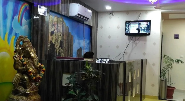 Hotel R S RESIDENCY, Забронировать Отель Варанаси штат Уттар-Прадеш, рядом с Гхат Асси