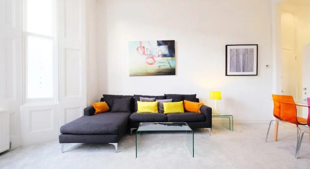 Classy, Modern 2BR Flat for 5 in Maida Hill, Забронировать Отель Отели Лондона 3 звезды, рядом с Ройал Ок, 3*