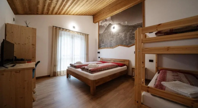 Base531 Casa vacanze, Book Hotel Hoteller i Valtellina med pool, Swimmingpool
