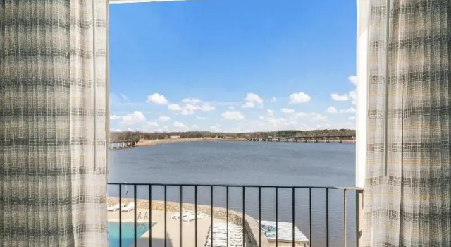 Двухместный номер Standard с балконом Quality Inn - On The Lake Clarksville-Boydton