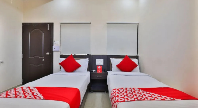 OYO 22551 Hotel Ssv
