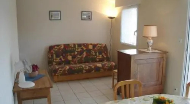 Rental Apartment Dans Cadre Arboré Et Calme, Très Agréable Studio