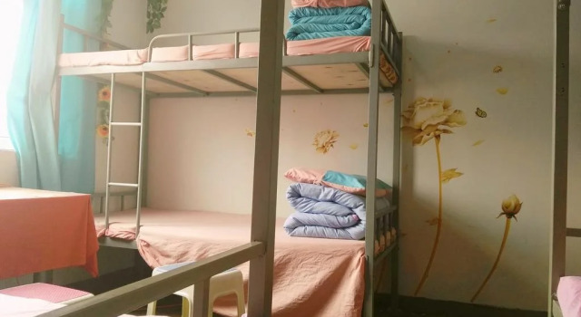 SevenColor Space Hostel