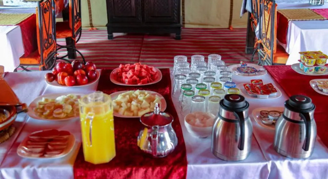 Sahara Desert Luxury Camp, Rezervovat Hotel Hotely v Meknes-Tafilalet s parkováním, Parkování