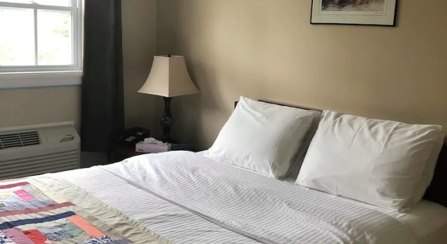 Четырёхместный люкс Seaport Inn