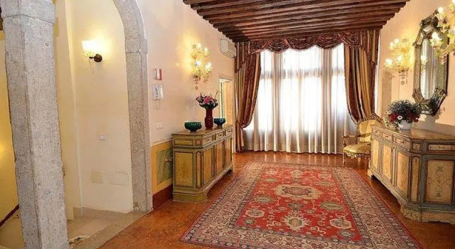 Alloggi al Mercante, Забронировать Отель Сан-Поло Венеция, рядом с Accademia Bridge