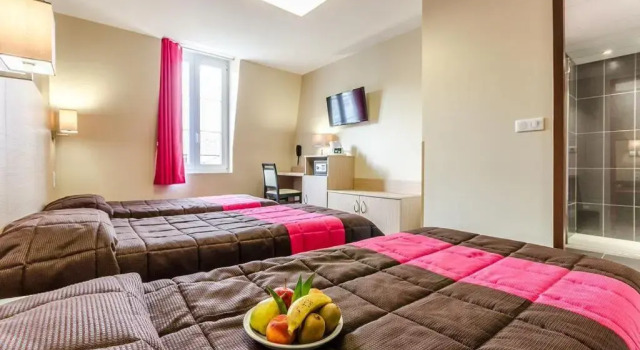 Трёхместный номер Standard Hôtel Saint Louis de France