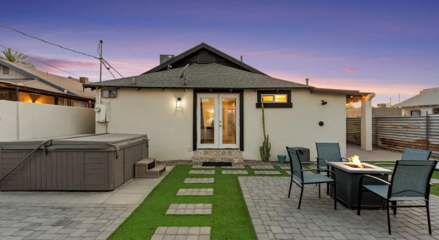 Коттедж Comfort Hummingbird House w/ BBQ in Downtown Phoenix