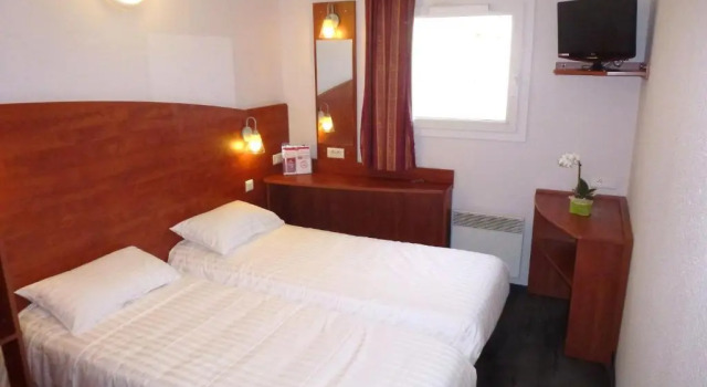 Двухместный номер Standard Brit Hotel Reims La Pompelle
