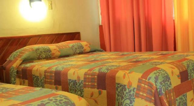 Четырёхместный номер Standard Hotel Avenida