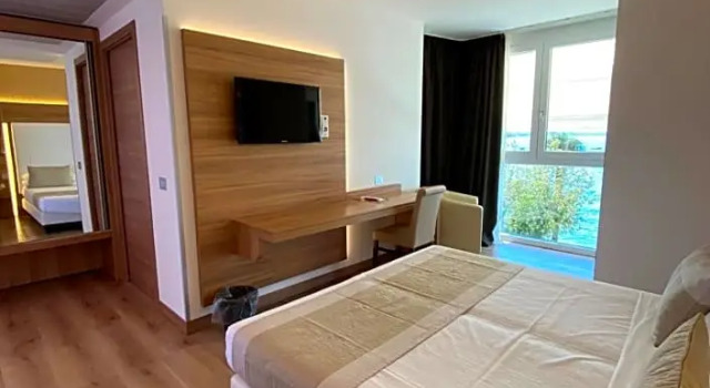 Полулюкс Kriss Internazionale Hotel