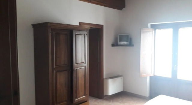 B&B Terrazze sul Frido, Book Bed and Breakfast Hoteller i Viggianello med parkering, Parkering
