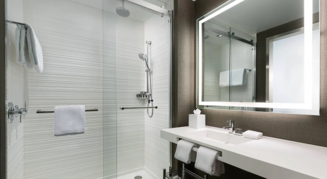 Четырёхместный номер Standard AC Hotel by Marriott Bozeman Downtown