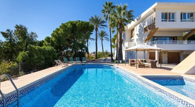 Urban Elegance by Fidalsa, Réserver Villa Cottages à Navarre, Cottage