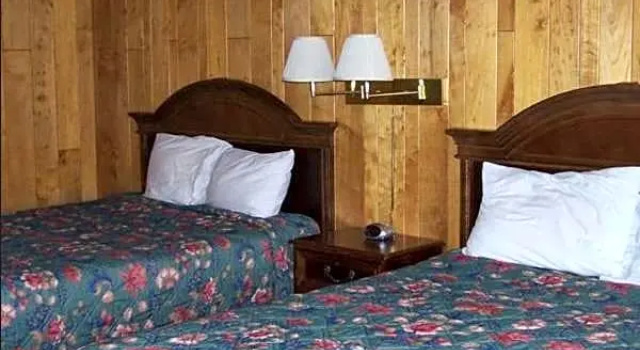 Четырёхместный номер Standard Delta Motel
