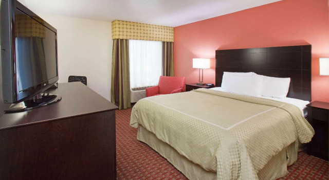 Двухместный номер Standard AmericInn by Wyndham Johnston Des Moines