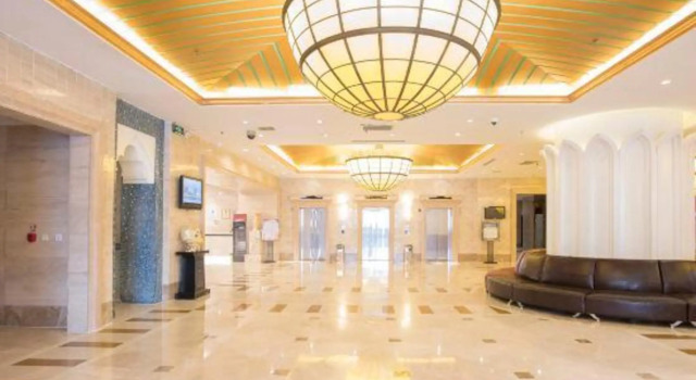 Kangcheng Jianguo International Hotel, Rezerwuj Hotel Hotele w Korla z parkingiem, Parking