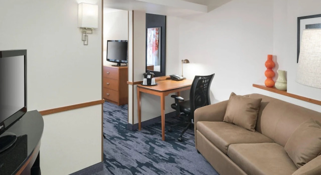 Двухместный люкс Fairfield Inn & Suites South Bend at Notre Dame