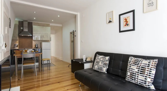ALTIDO Cosy 1-bed flat w/balcony in Pena, close by subway, viewpoint&park