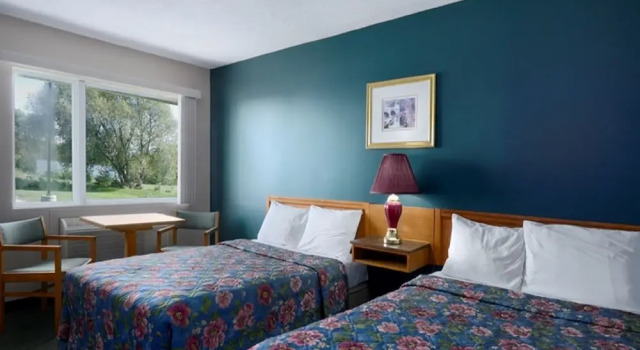 Четырёхместный номер Standard Huron Coast Inn