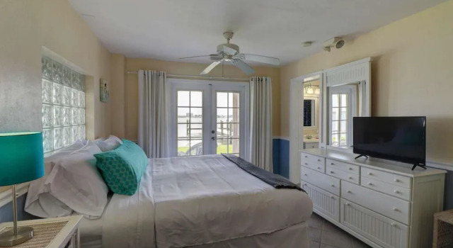Estero Bay View Studio Apatment, Забронировать Отель Отели в центре Форт-Майерс-Бич, в центре