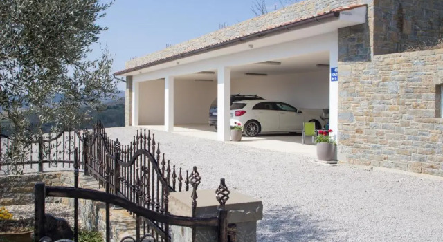 Вилла Luxury Villa Maslina with private pool & jacuzzi