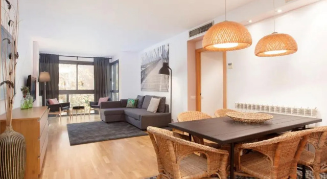 Апартаменты Deluxe Mar Bella Beach Apartments