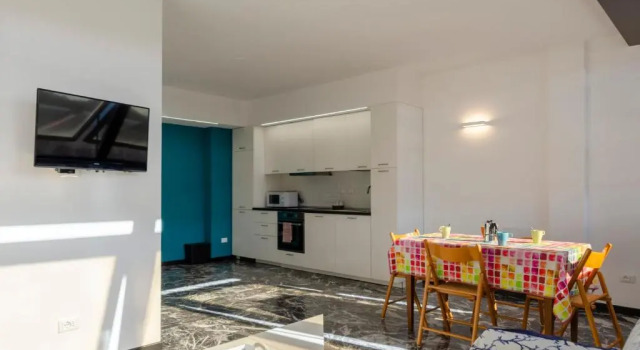 JOIVY Spacious Apt For 6, Near Train Station And Beach