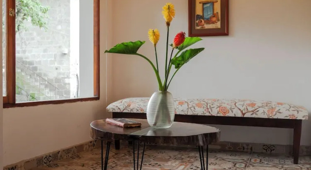 Полулюкс Hacienda La Cienega