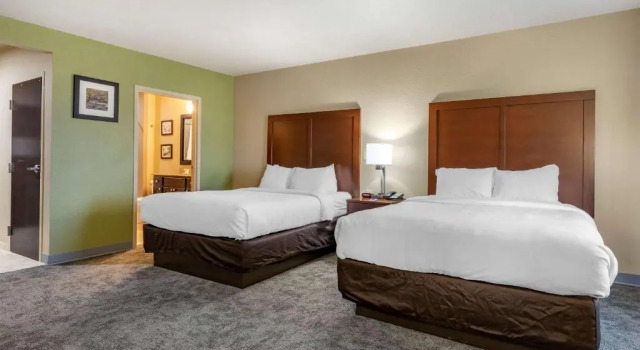 Четырёхместный люкс Comfort Inn Bentonville - Crystal Bridges