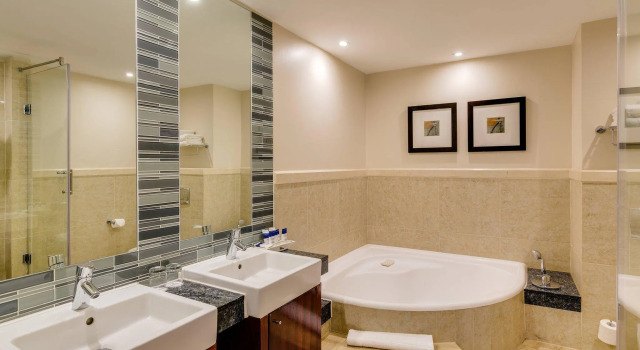 Люкс Пентхаус с 3 комнатами с видом на город Protea Hotel by Marriott Cape Town North Wharf