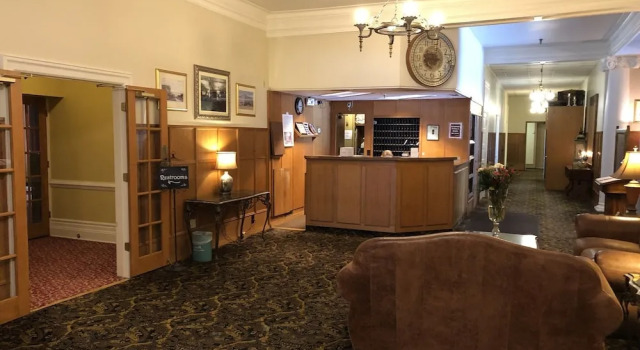Stearns Hotel, Забронировать Отель Ладингтон штат Мичиган