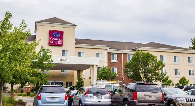Comfort Suites Independence - Kansas City