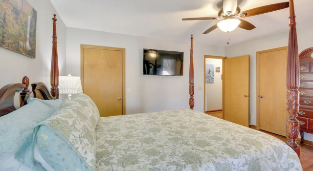 < 1 Mi to Lake: Hot Springs Village Escape w/ Deck, Boek Hotel Hot Springs Village Arkansas