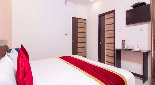 Hotel Sunrise by City Culture By OYO Rooms