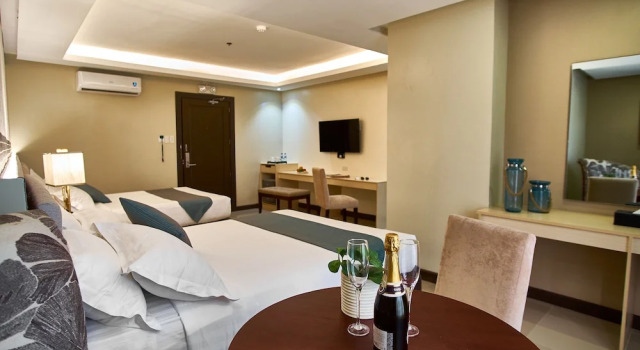 Полулюкс с видом на улицу J7 Hotel