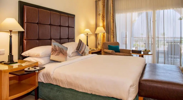 Люкс Diplomatic с видом на бассейн Savoy Sharm El Sheikh