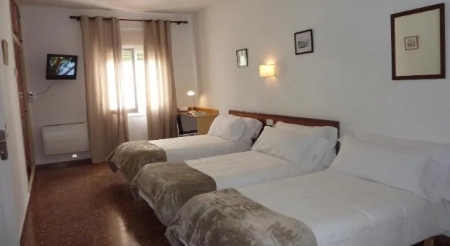 Standard Dreier Zimmer Hostal Jume - Urban Rooms
