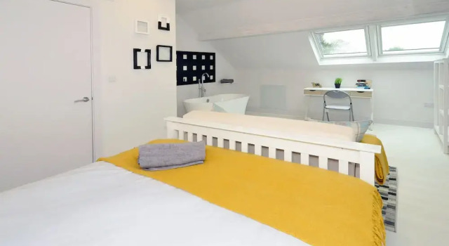 Люкс Deluxe Townhouse PLUS @ London Road Stoke