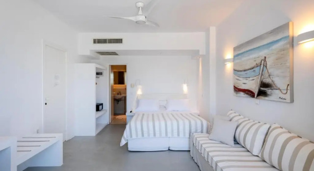 Четырёхместный номер Standard Kalypso Hotel