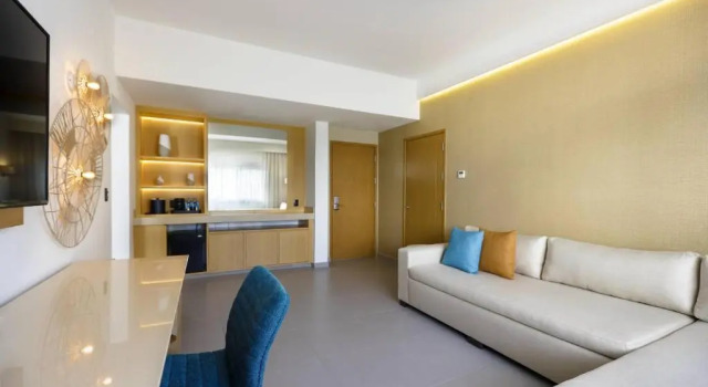 Полулюкс с видом на море Courtyard by Marriott Cancun Airport
