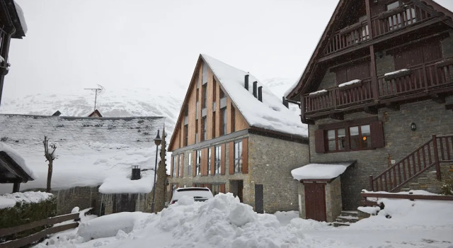 Val Arties 3 by FeelFree Rentals, Забронировать Отель Артьес Aiguestortes and Estany de Sant Maurici National Park