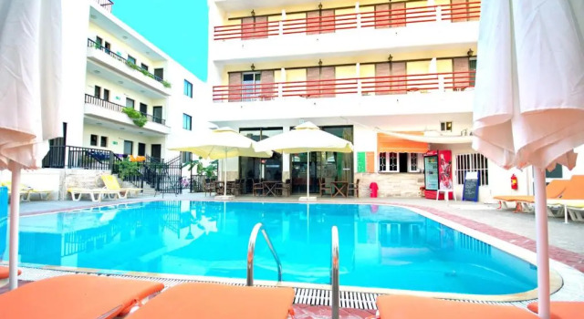 Двухместный номер Standard с видом на бассейн Poseidon Hotel and Apartments