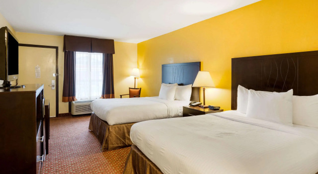 Четырёхместный номер Standard Quality Inn Indianola