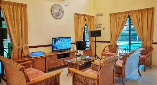 Yussy Homestay at Afamosa Villa