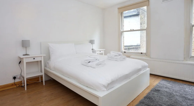 1 Bedroom Flat in Bayswater Accommodates 4