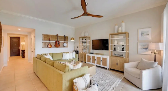 Luxe Naples Bay Resort Condo: Near Fifth Ave!