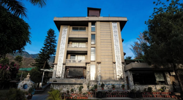 The shahanshahi, Rezerwuj Ośrodek wypoczynkowy Hotele w Uttarakhand z basenem, Basen